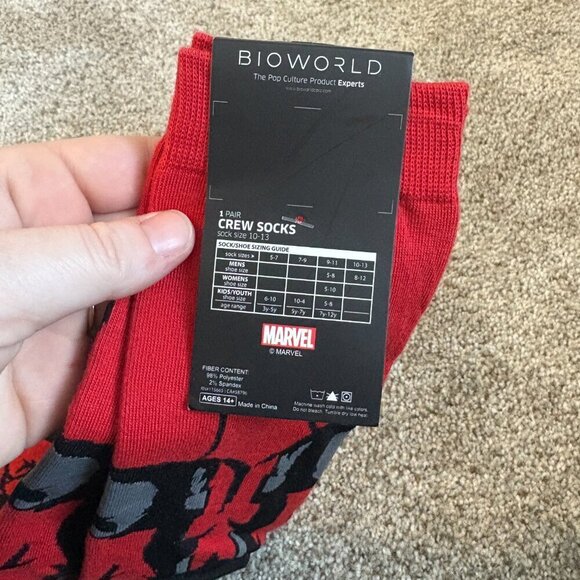 Brand New Deadpool Marvel Long Crew Socks, Men's Size 10-13, Shoe Size 8-12 - Picture 6 of 6